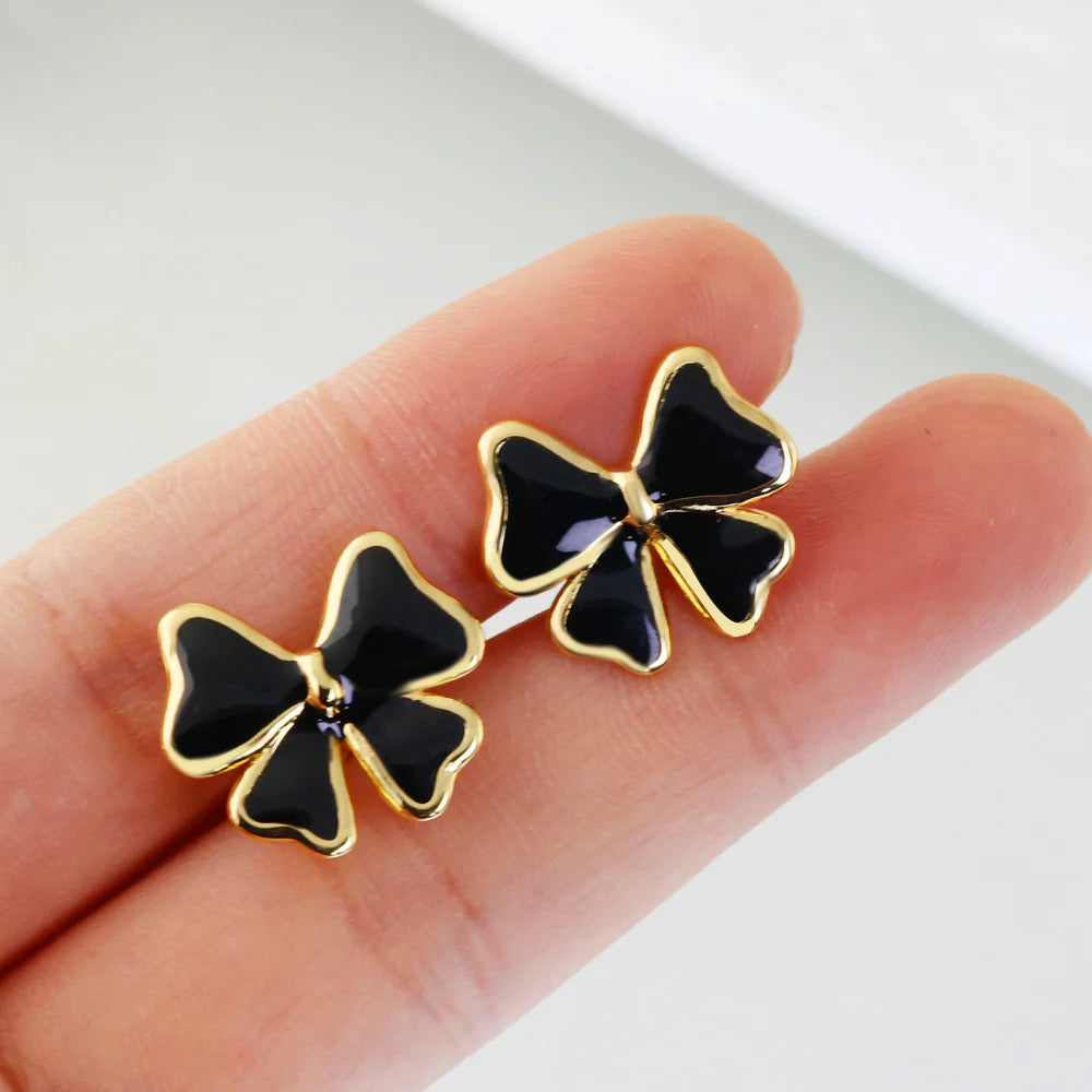 D3 BLACK BOW EAR STUDS