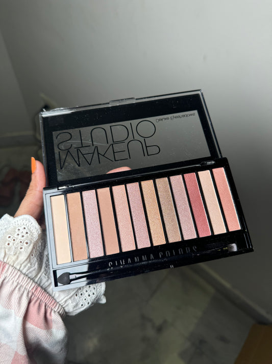 02 DELUXE EYESHADOW PALETTE