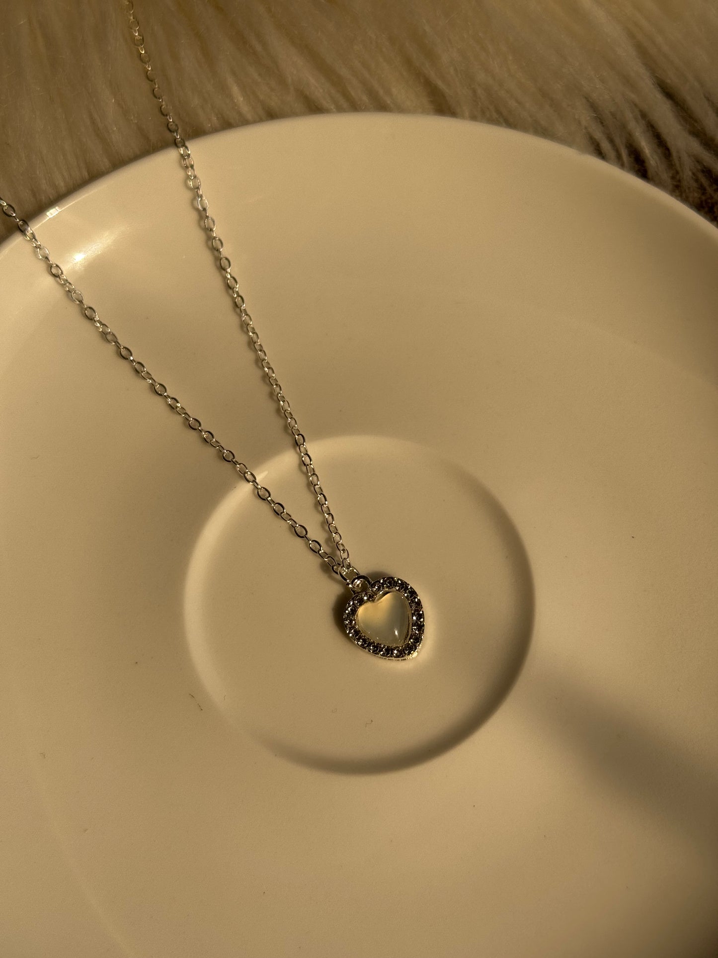 Z24 FANCY HEART NECKLACE