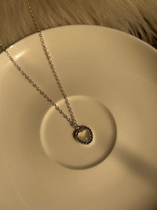 Z24 FANCY HEART NECKLACE