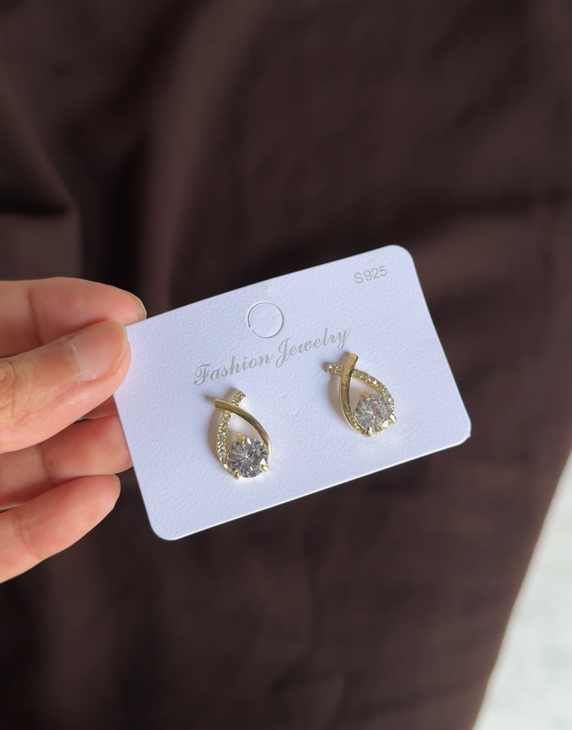 D9 FANCY EAR STUDS