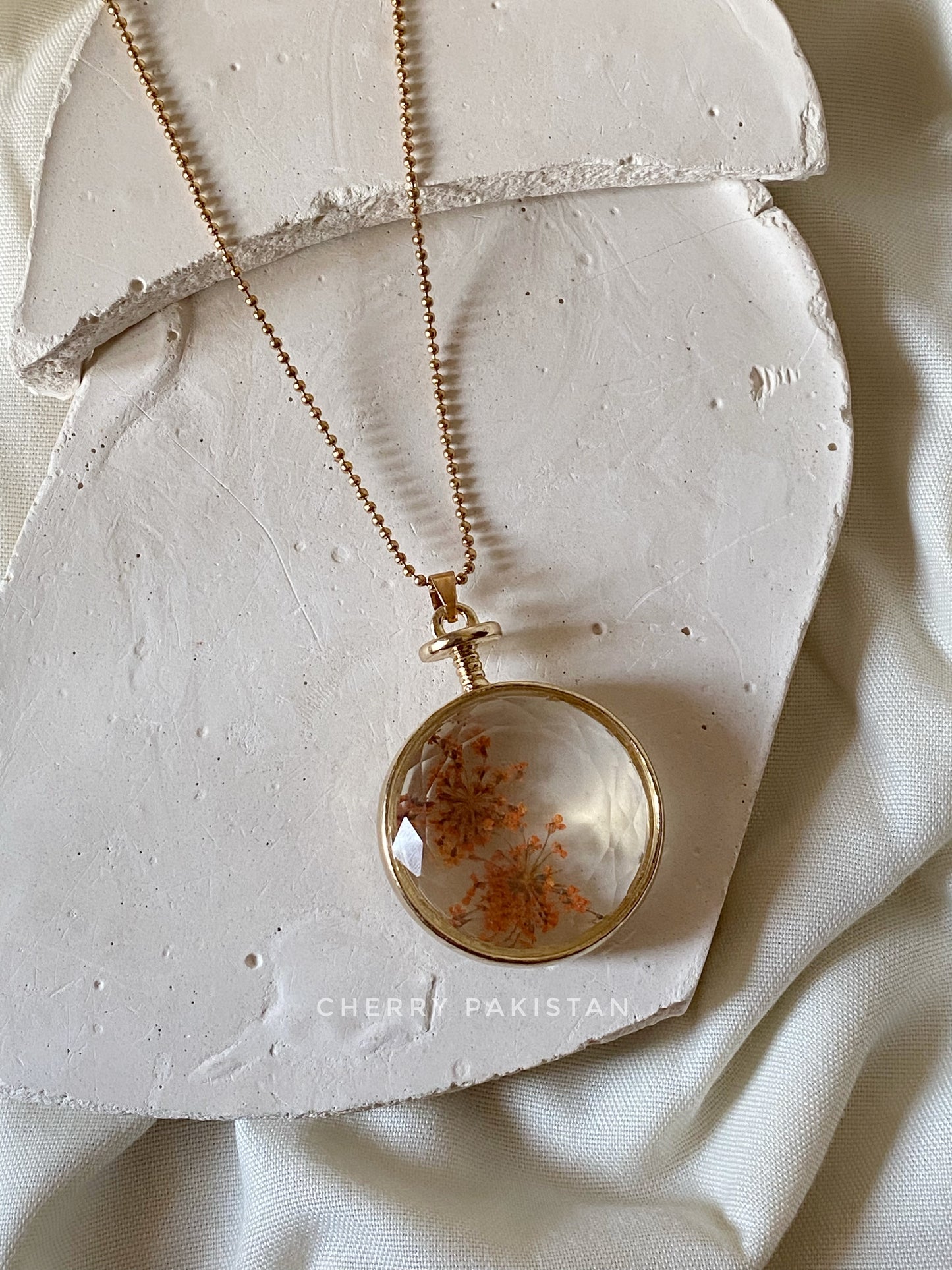 PRESSED FLOWER NECKLACE