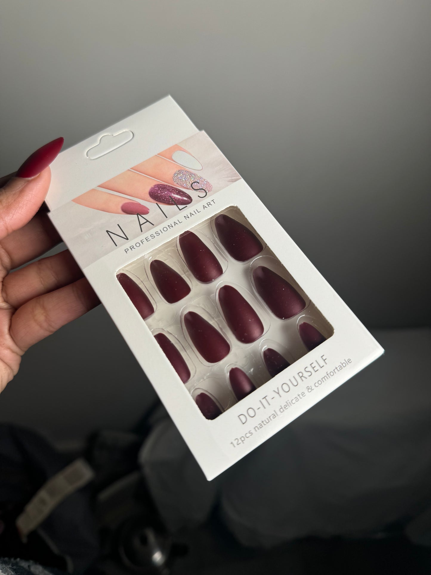 12 PIECES MAROON PRESS ON NAILS SET