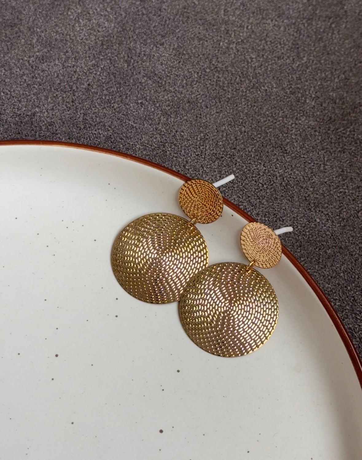 E257 GOLDEN EARRINGS