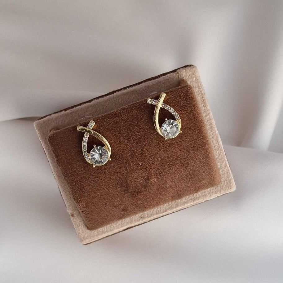 D9 FANCY EAR STUDS