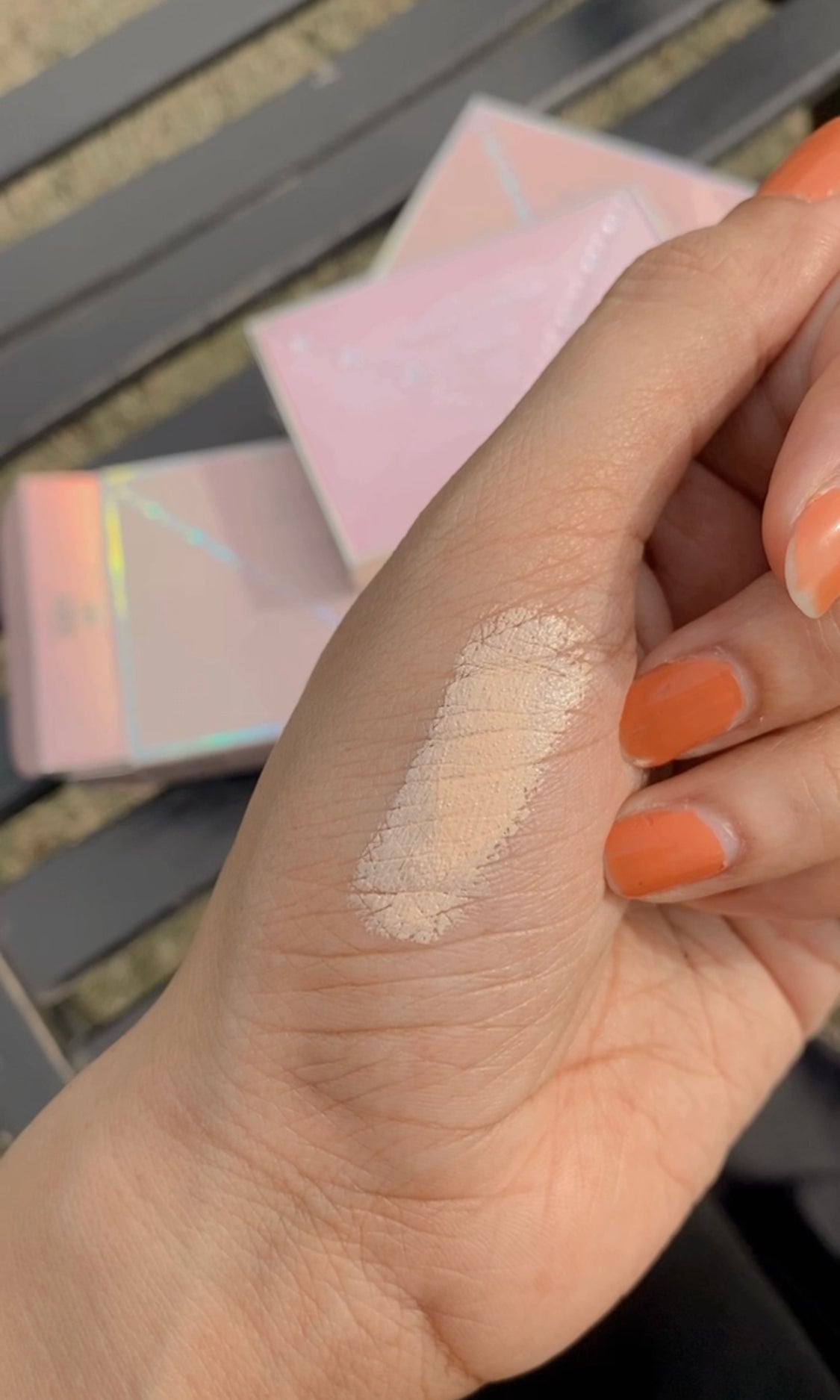 AINUO PINK STONE CREAM FOUNDATION