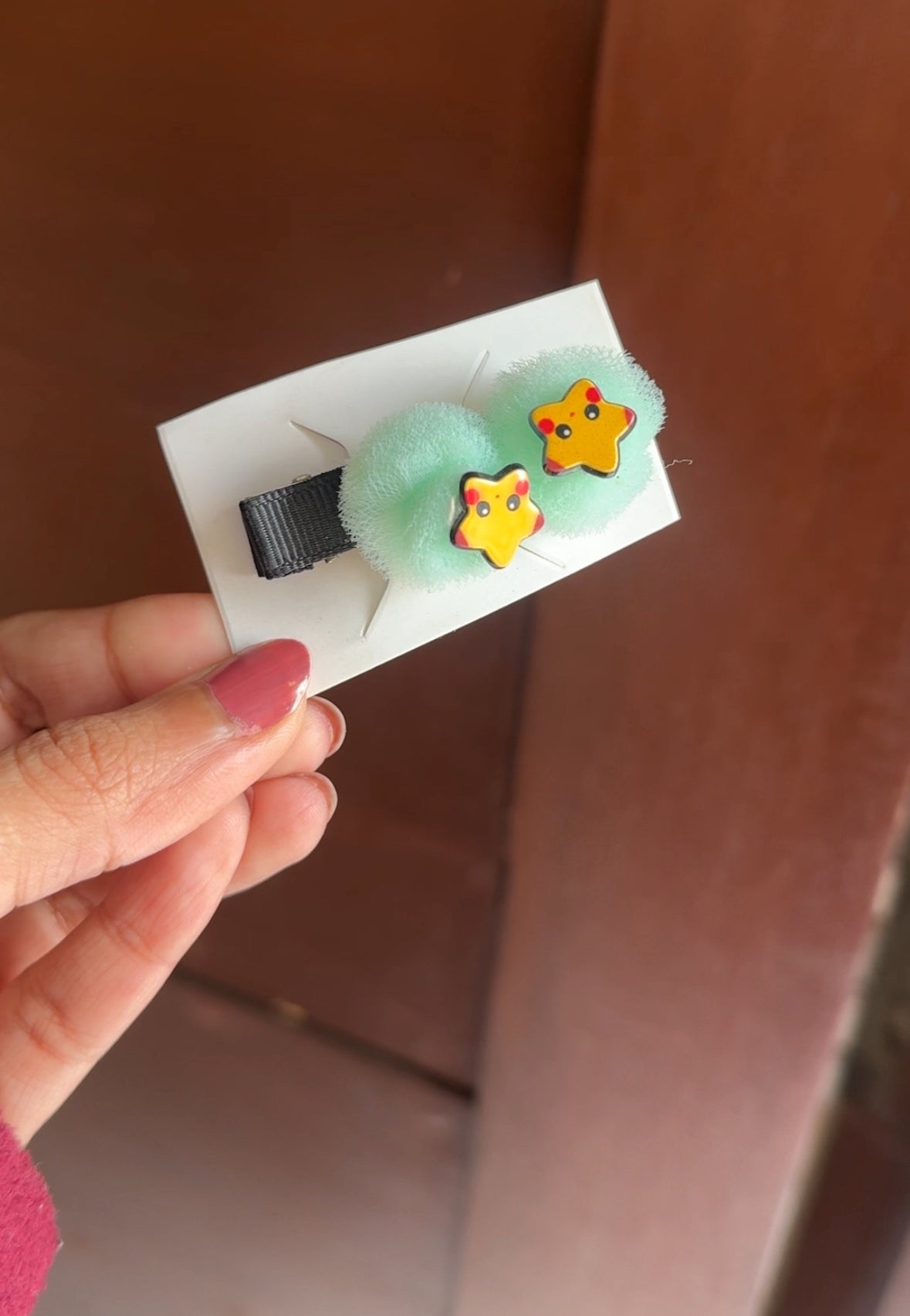 C97 FUR BALL HAIR PIN