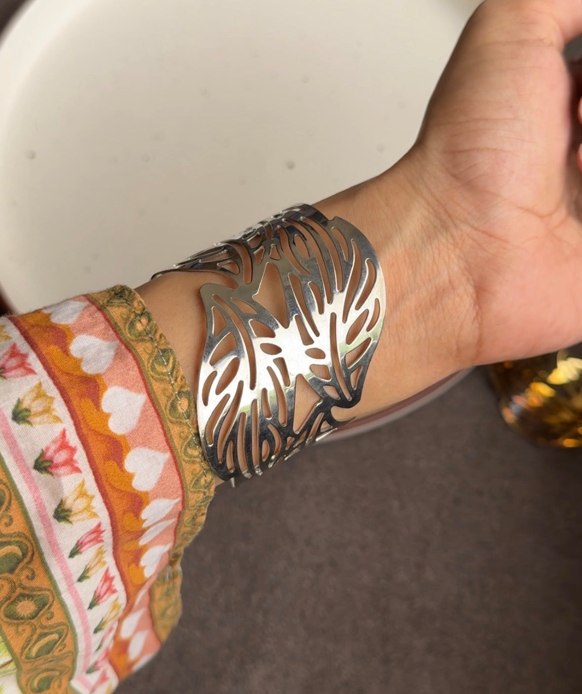SILVER HANDCUFF