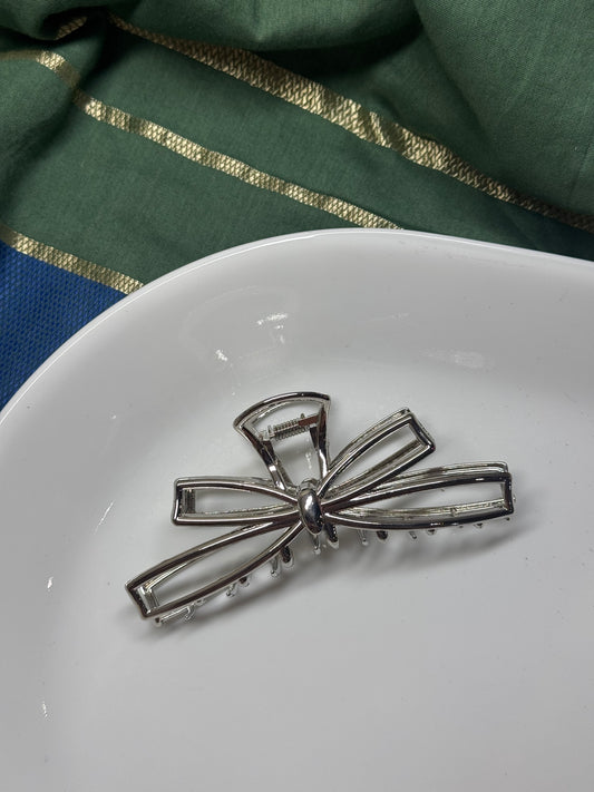 B66 SILVER BOW METAL HAIR CLAW