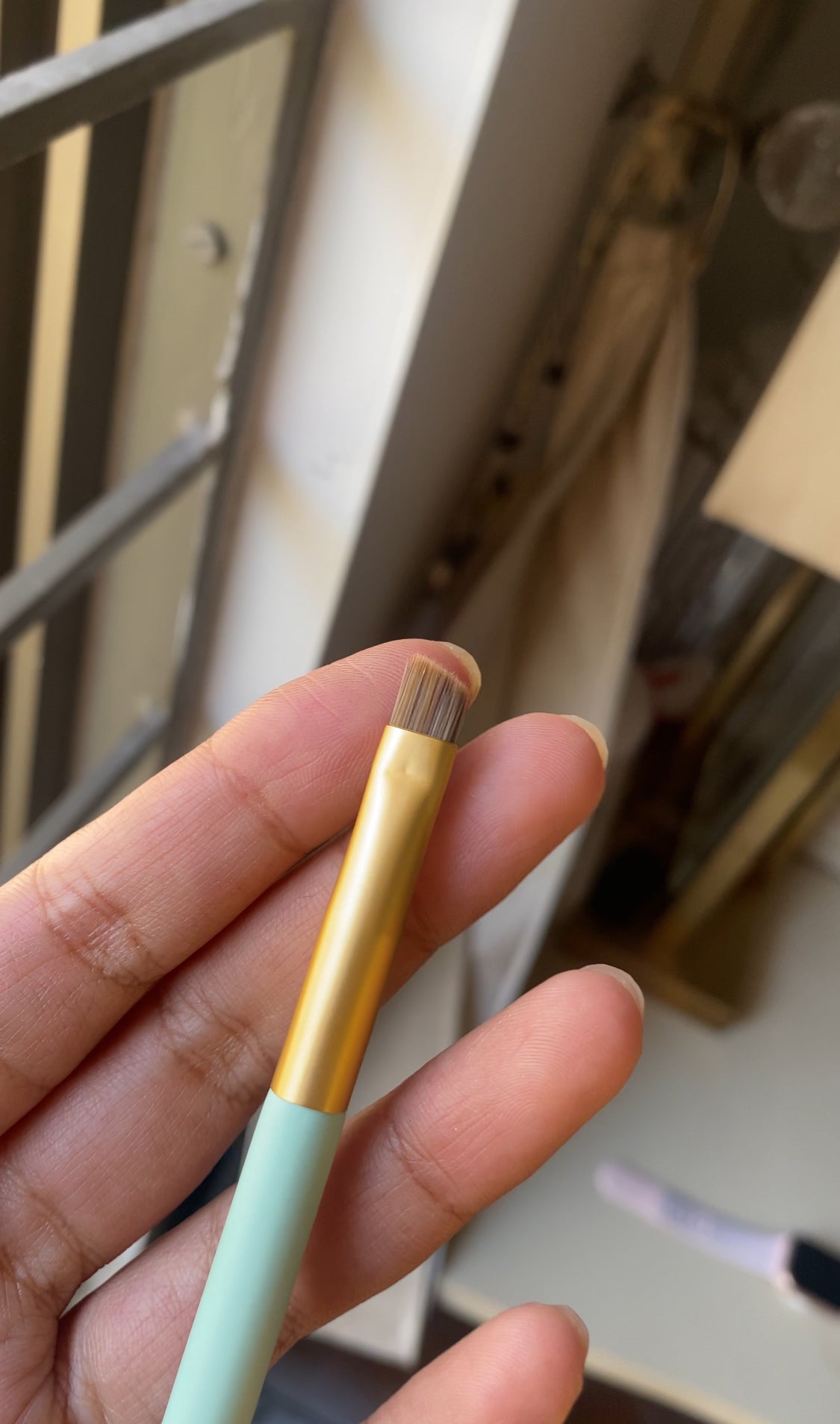 (D) MINT BEAR 🐻 ANGLED EYELINER BRUSH