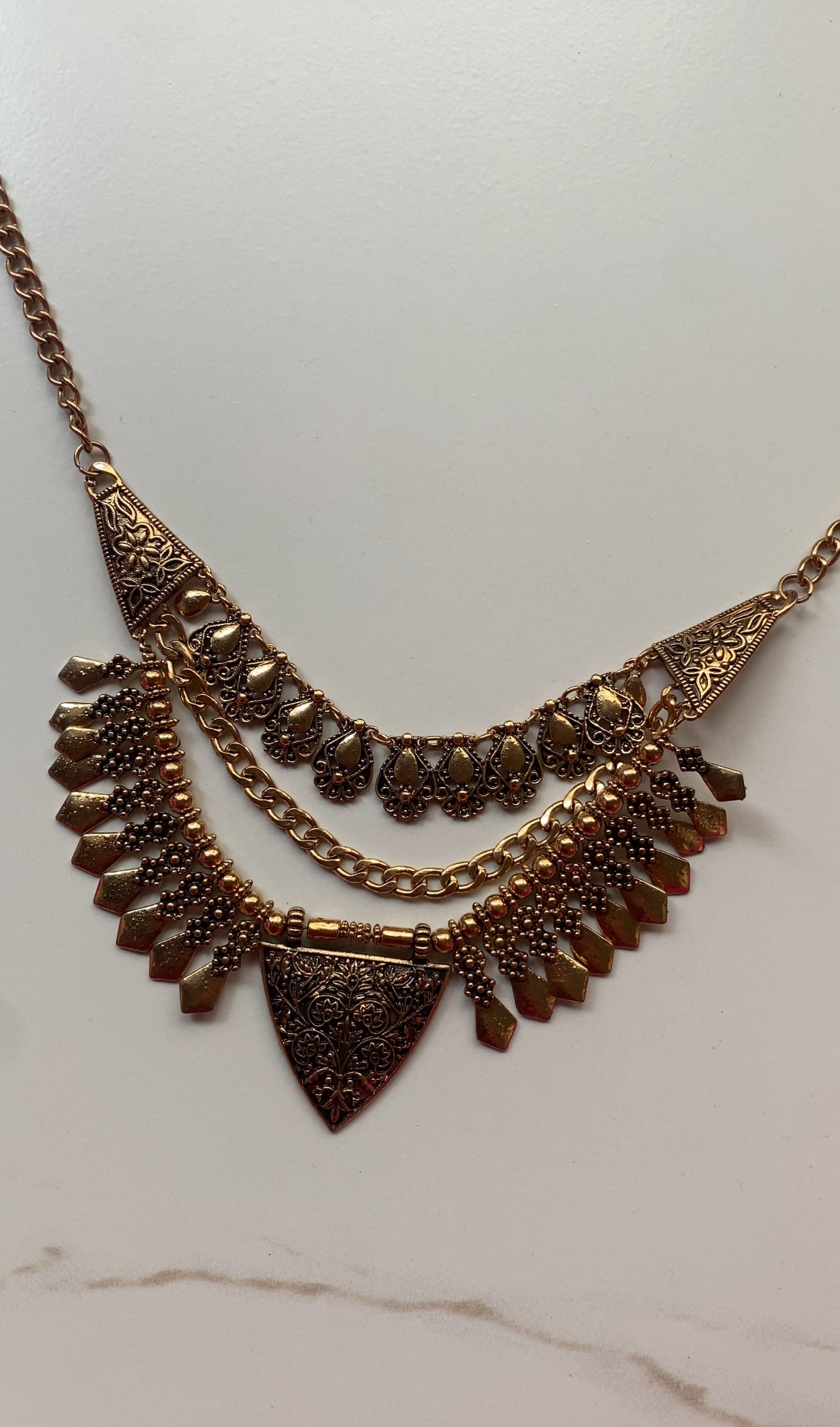 F2 SHADA GOLDEN FANCY NECKLACE