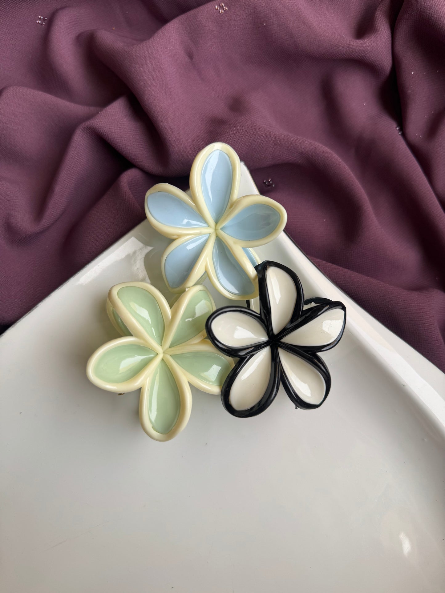 DAISY FLOWER HAIR CLAWS