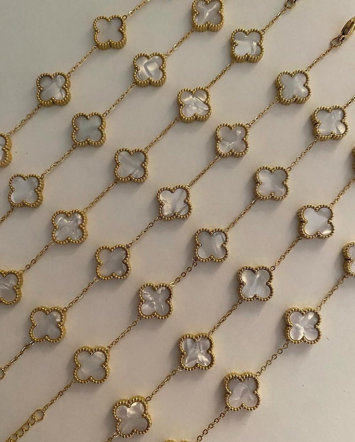 D51 WHITE CLOVER BRACELET