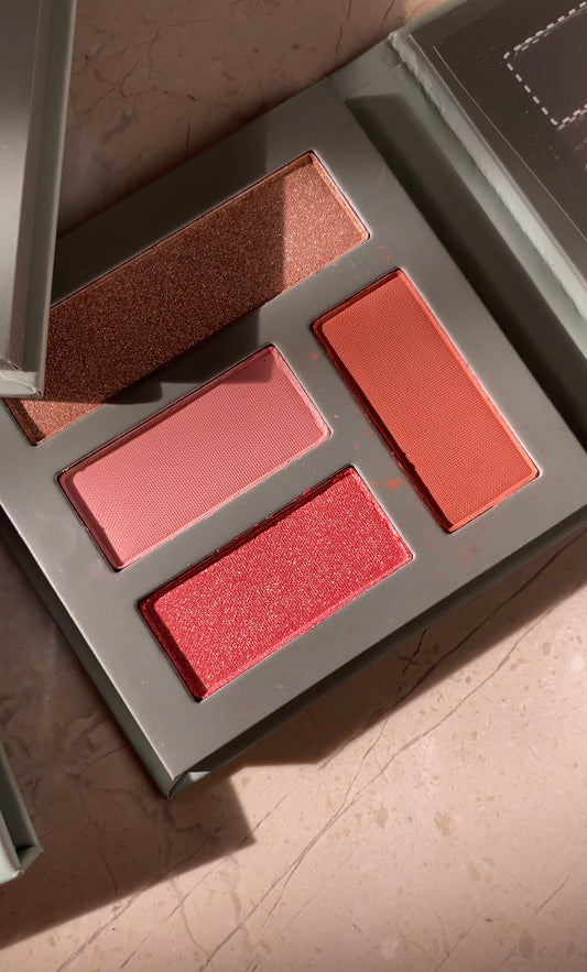 GIRL 2 GIRL BLUSH AND HIGHLIGHTER PALETTE