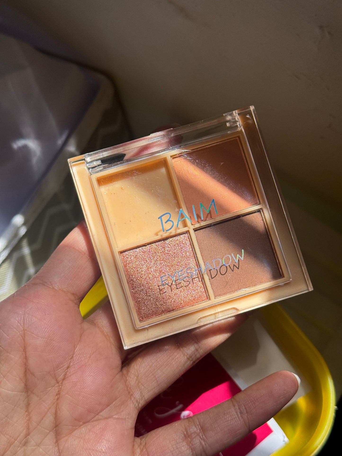 04 BAIM EYESHADOW PALETTE