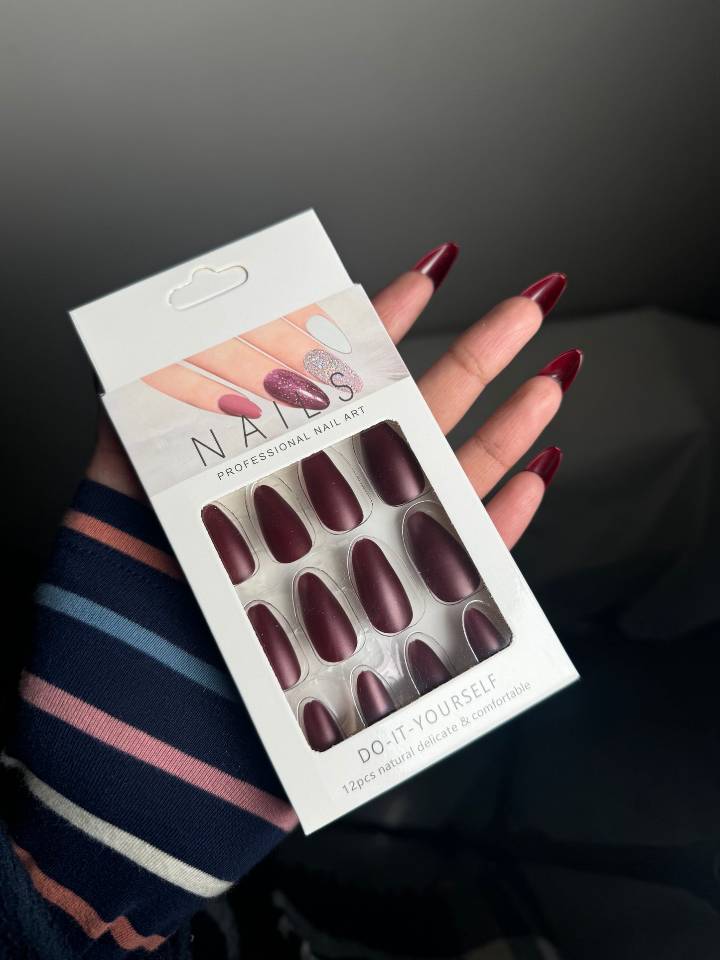 12 PIECES MAROON PRESS ON NAILS SET