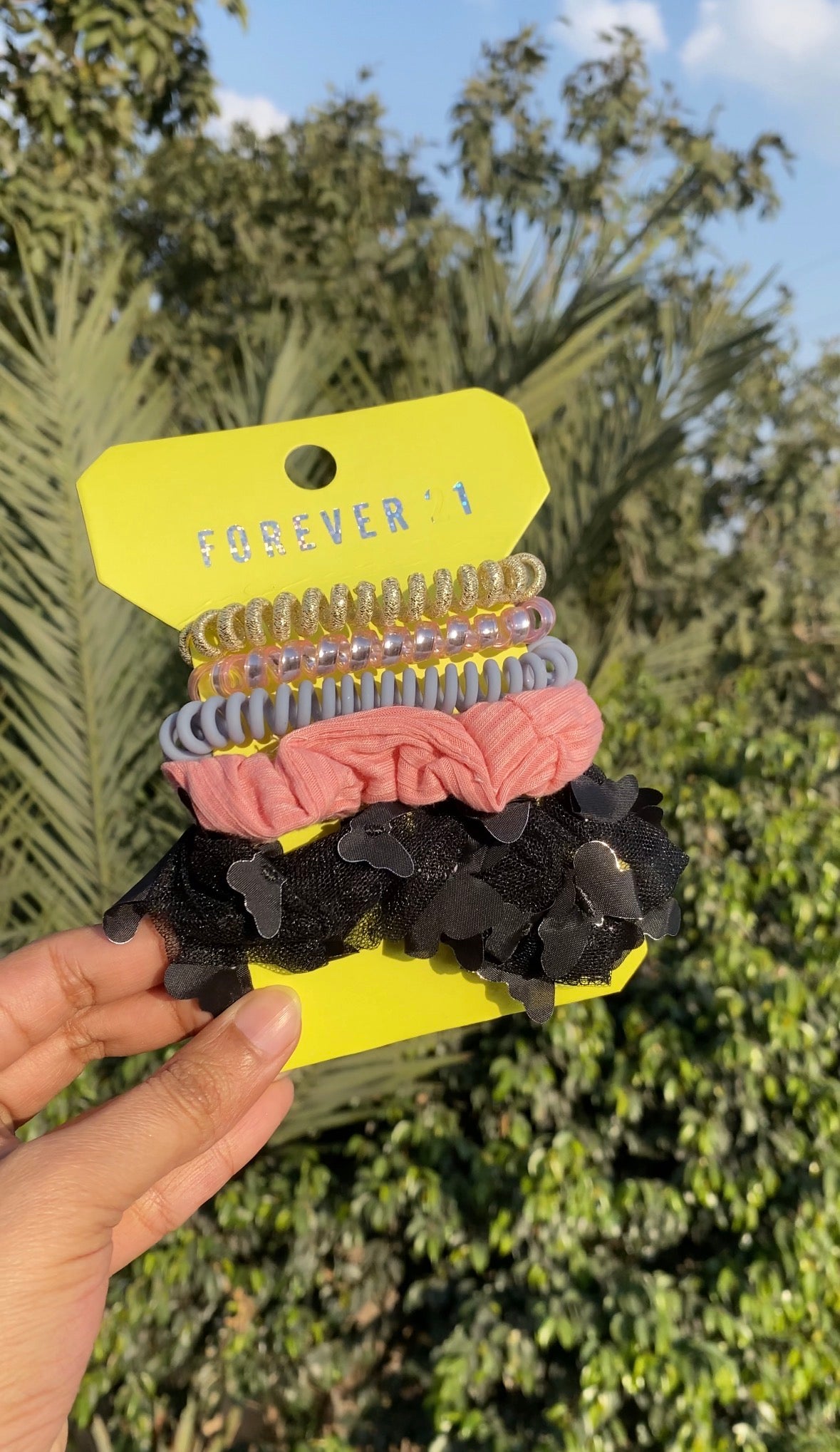 D145 FOREVER 21 SCRUNCHIE SET