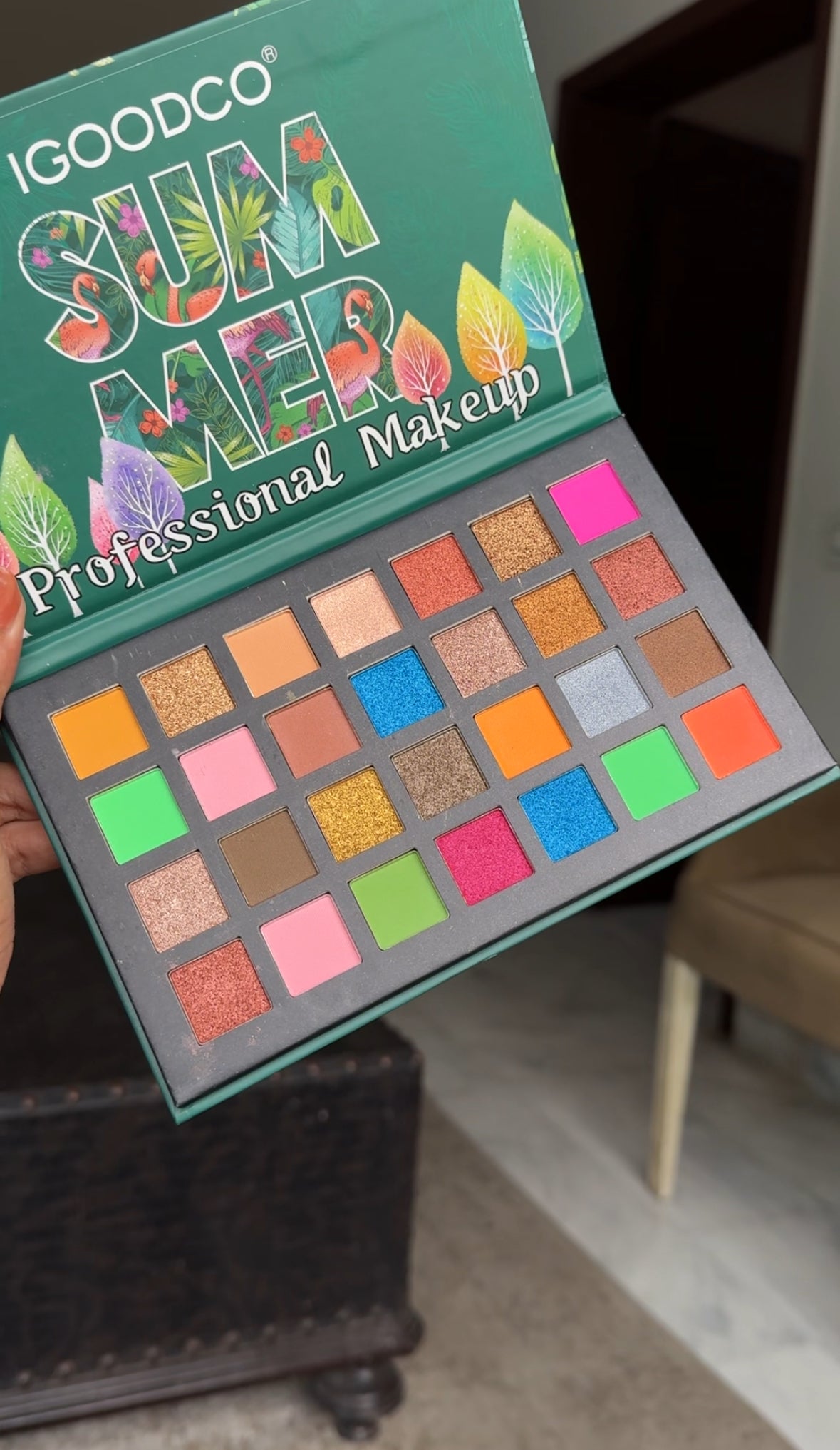 25 SUMMER EYESHADOW PALETTE