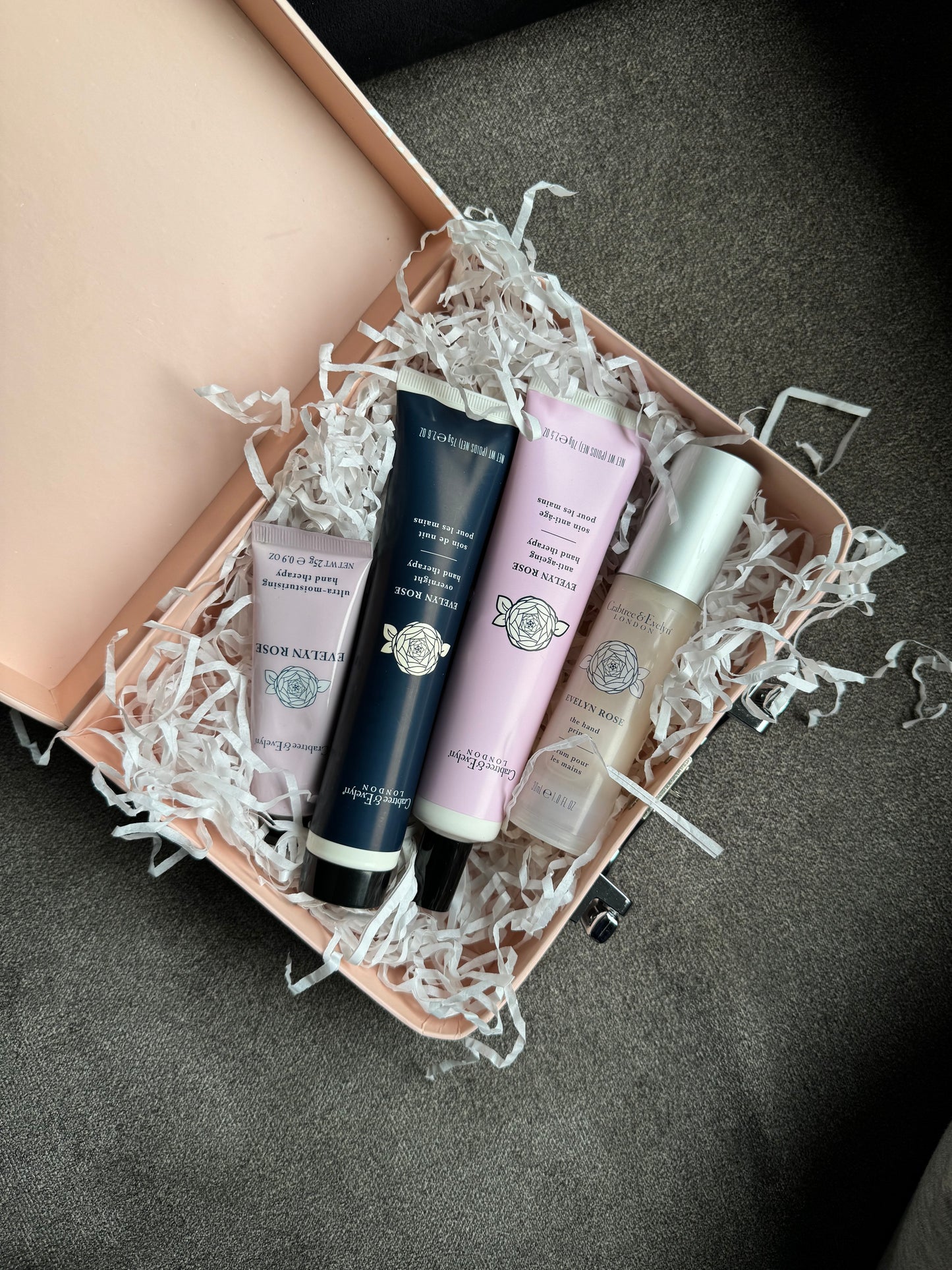 CRABTREE AND EVELYN HAND CARE SET