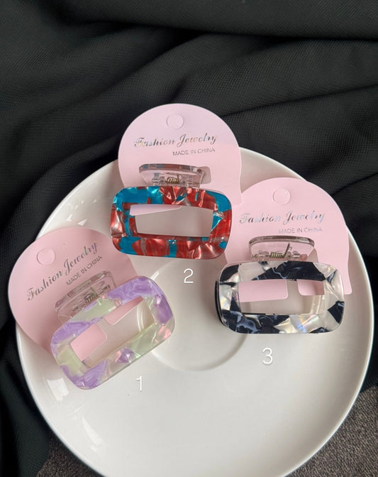 B34 RESIN HAIR CLAWS