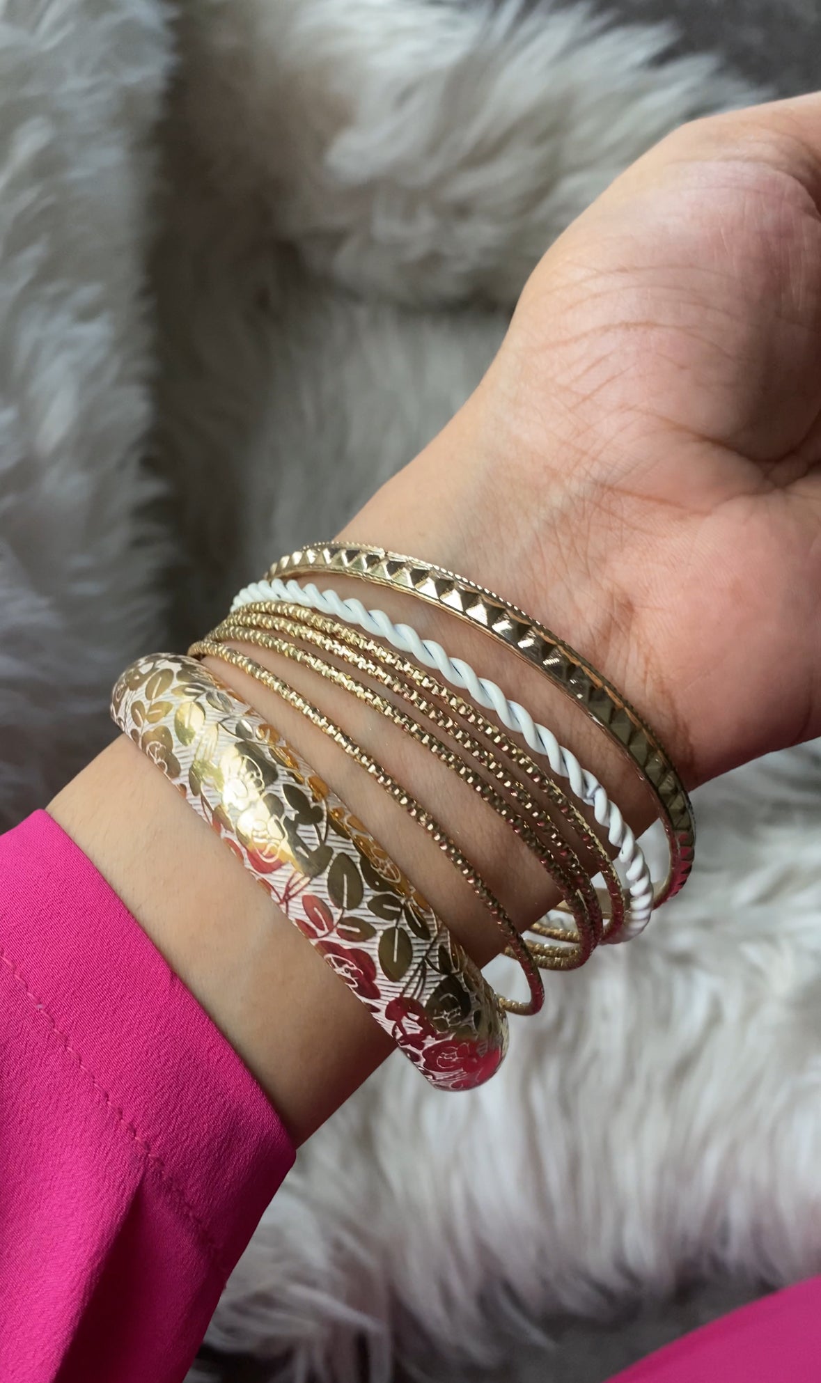 F27 WHITE AND GOLD BANGLES SET