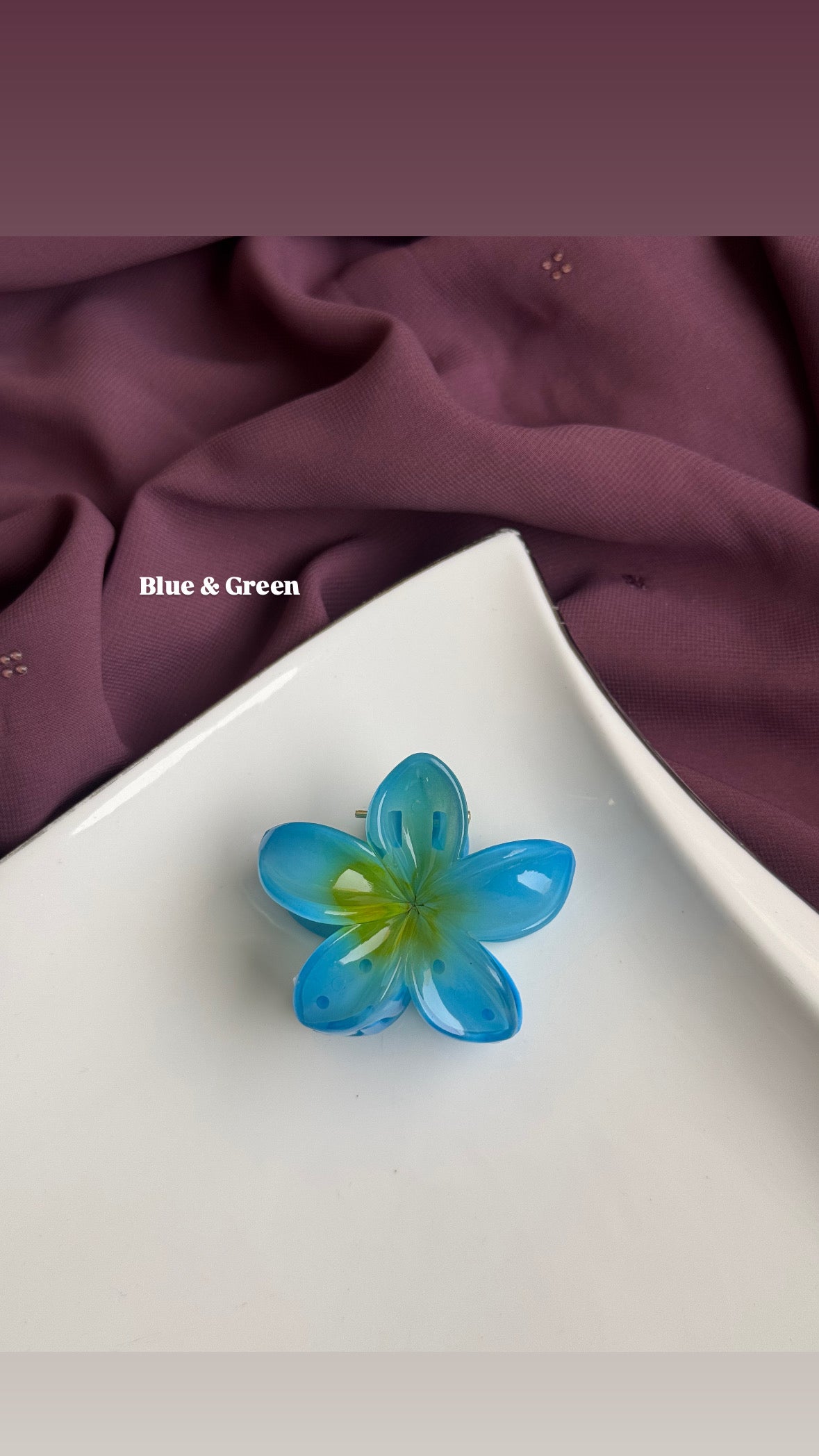 MEDIUM FLOWER HAIR CLAW