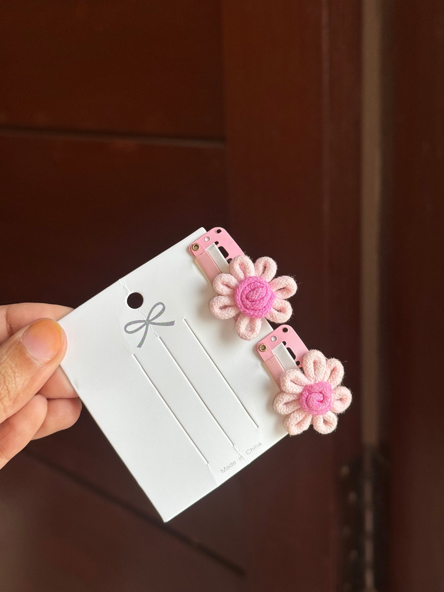 B198 BABY WISP CLIP PAIR