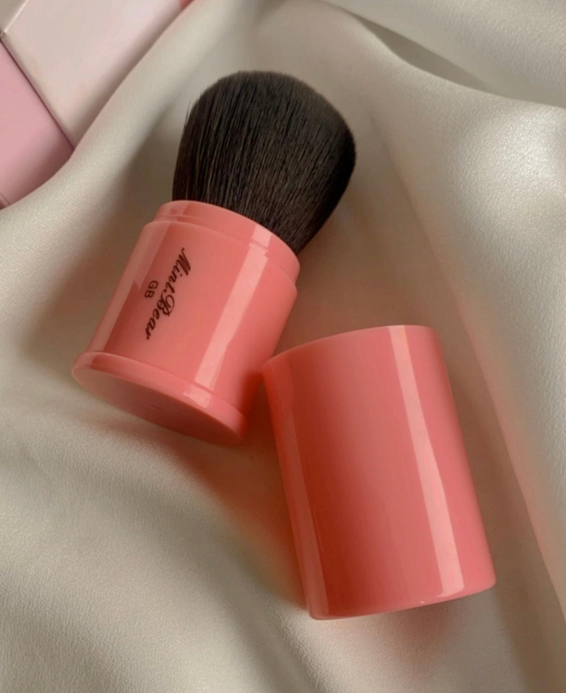 01 MINT BEAR KABUKI BRUSH WITH BOX