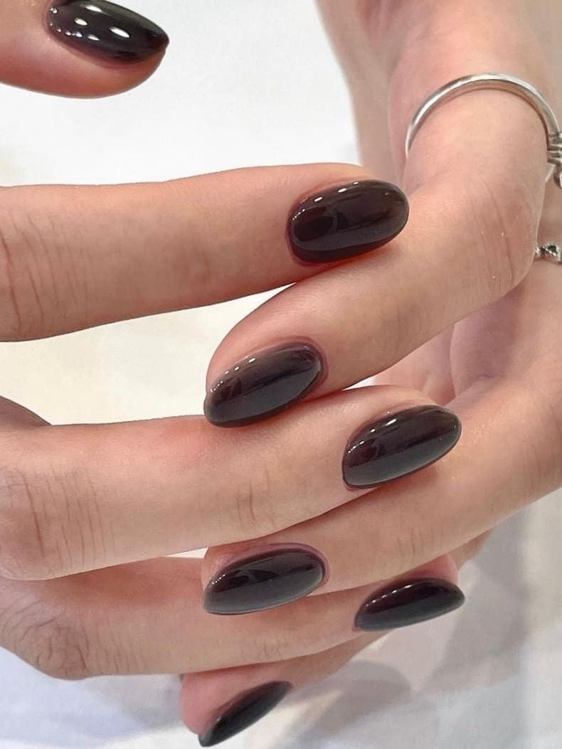 BLACK KOREAN STYLE NAIL COLOR