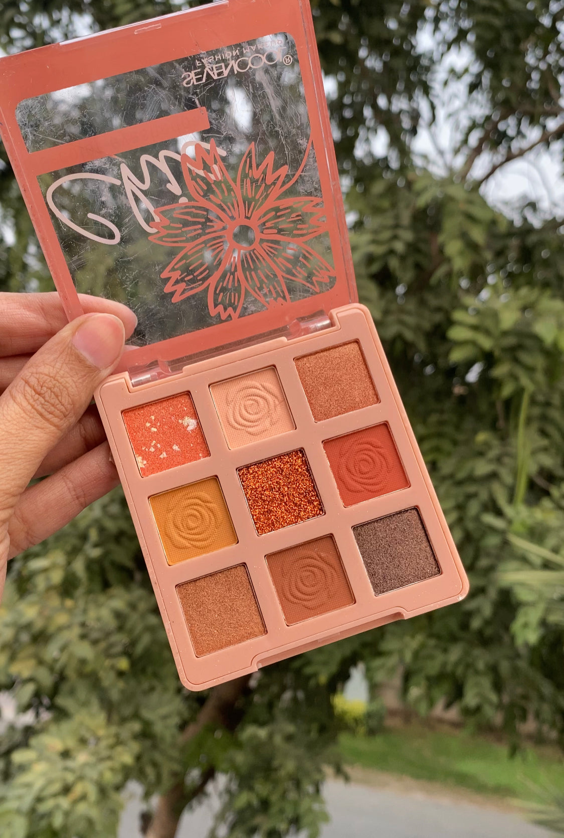 C67 SEVENCOOL CHIC EYESHADOW PALETTE