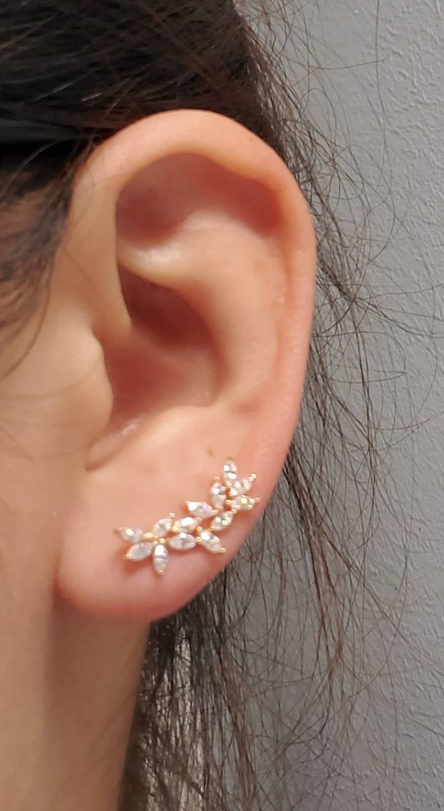 AA1 SHEIN SILVER FLOWER EARRINGS