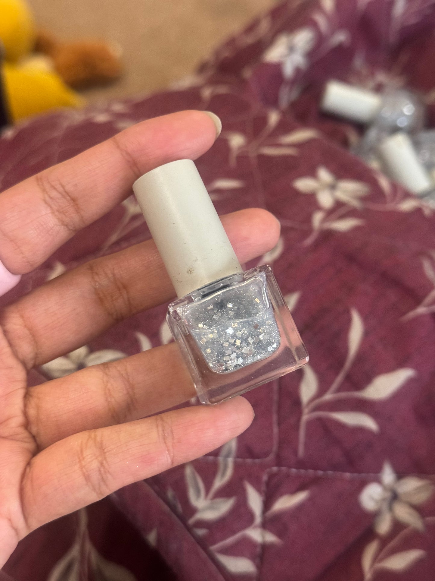 E164 GLITTER NAIL COLOR