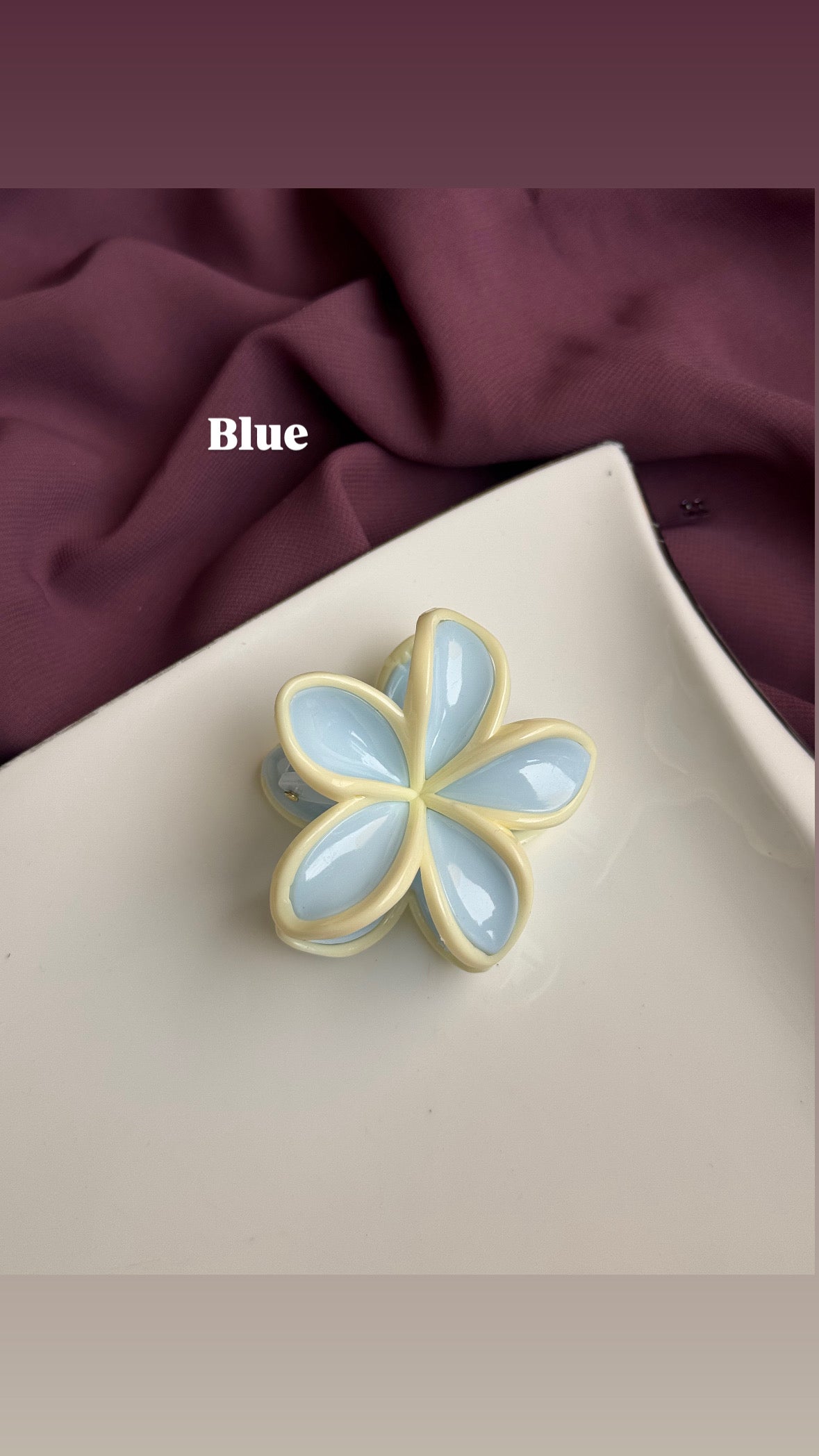 DAISY FLOWER HAIR CLAWS