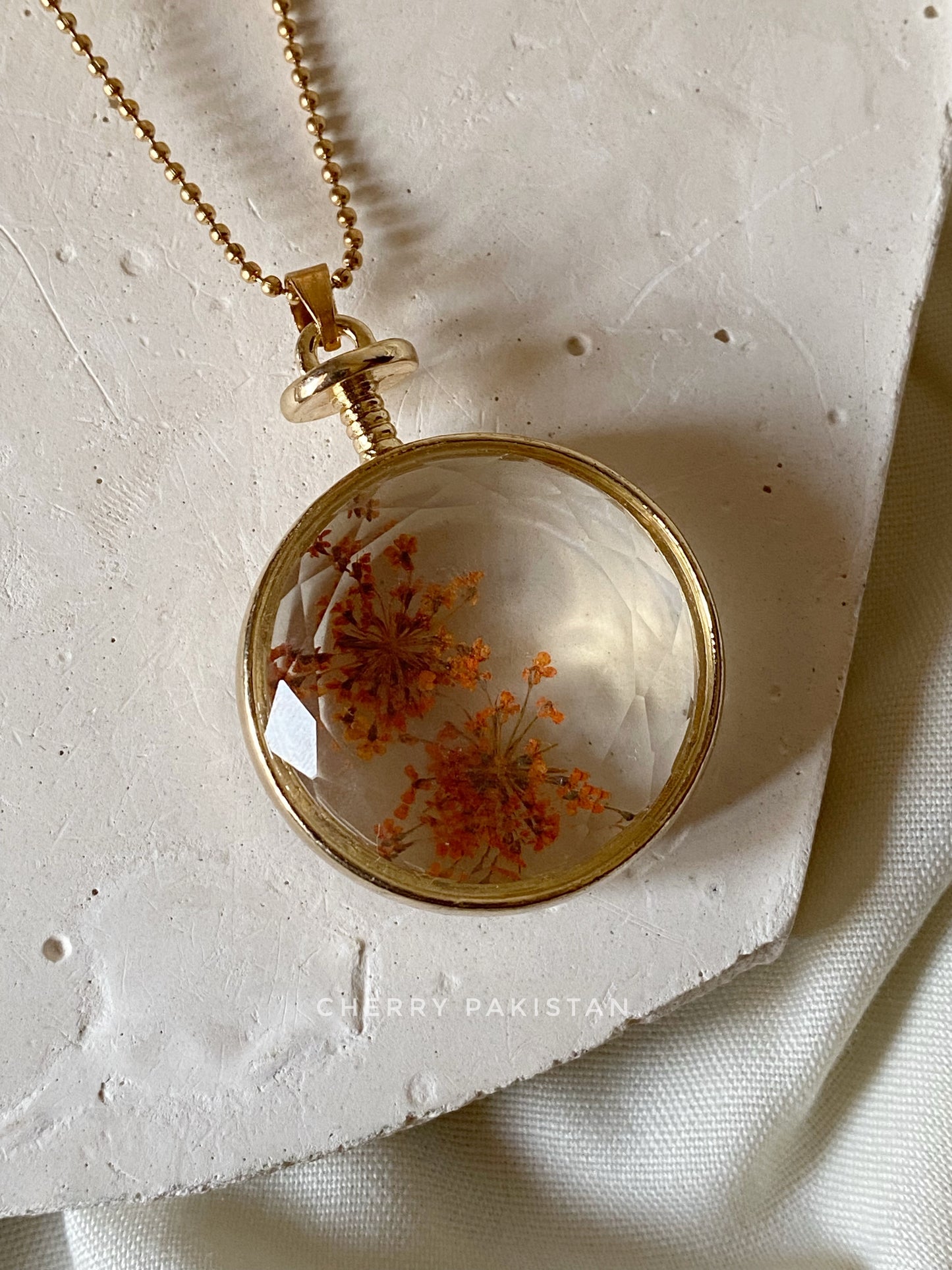 PRESSED FLOWER NECKLACE