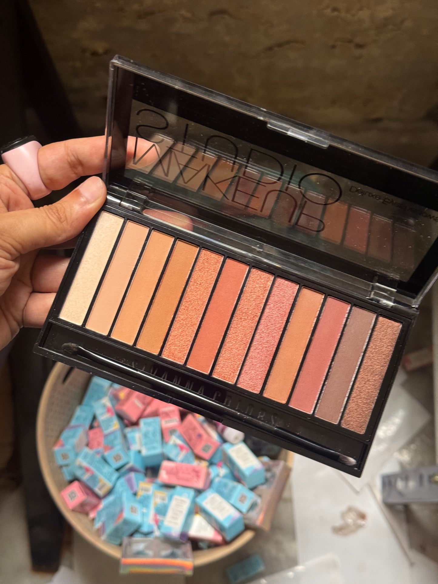 04 DELUXE EYESHADOW PALETTE
