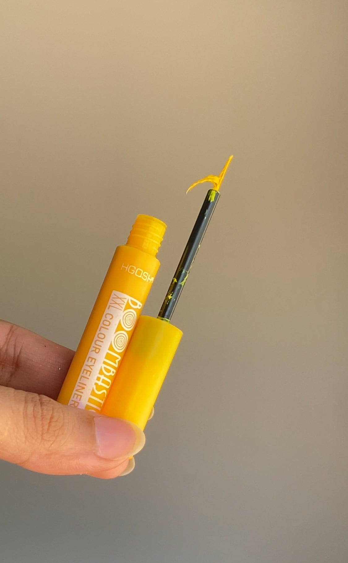 E288 YELLOW EYELINER