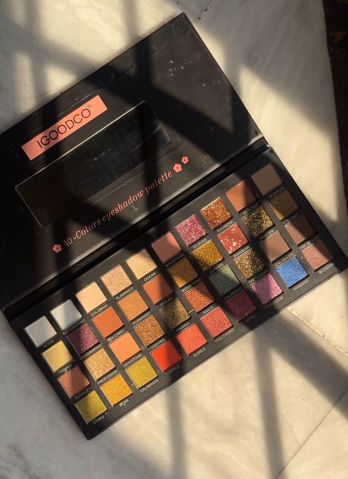 THE EARTH NATURAL EYESHADOW PALETTE