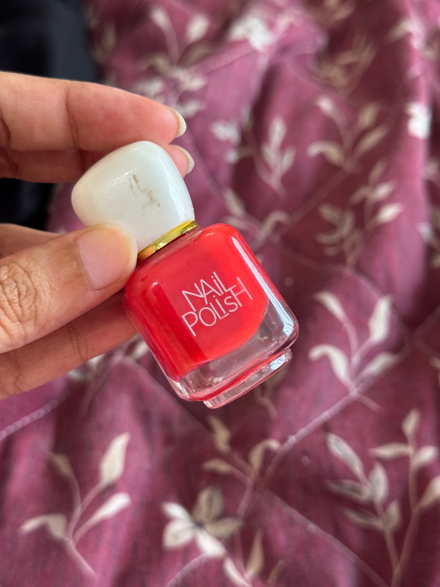 E159 RED NAIL COLOR