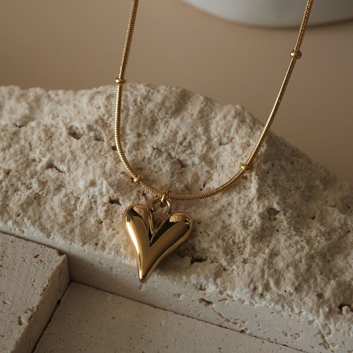 (A) A14 HEART NECKLACE
