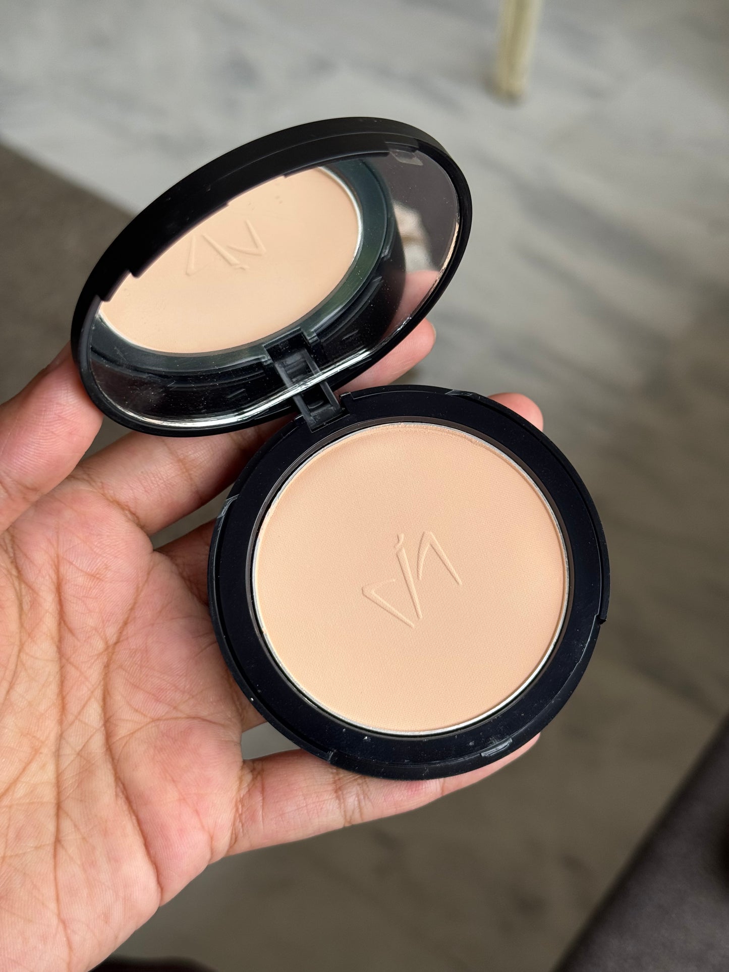 MAKEUP BEAUTY FACE POWDER IN WARM NUDE SHADE
