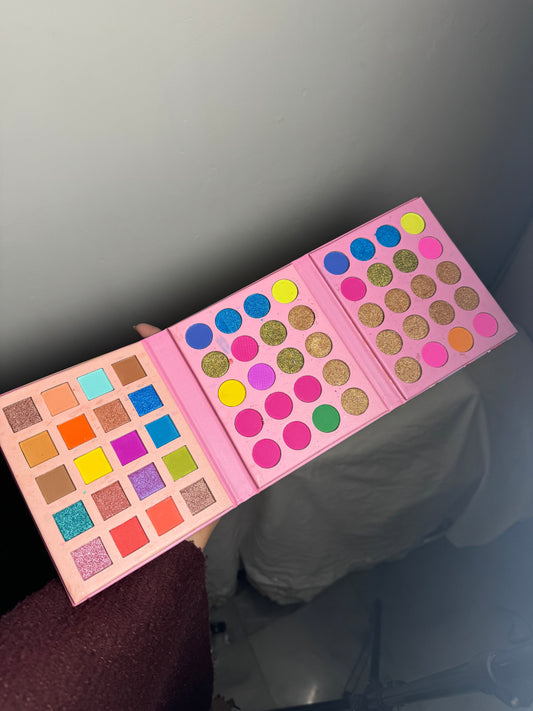 04 MAGICAL EYESHADOW PALETTE