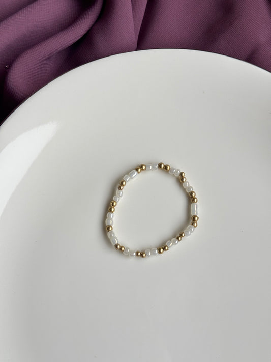 WHITE AND GOLDEN BRACELET