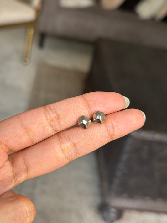 G73 EAR STUDS