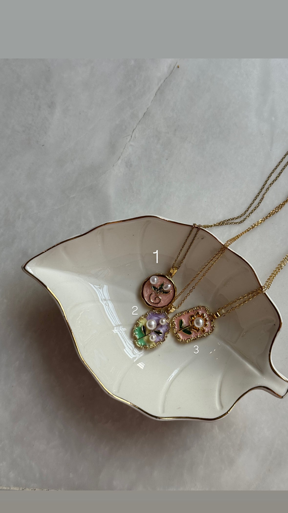 E221 NECKLACES