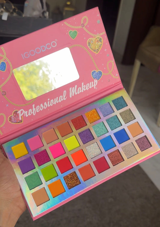17 DAZZLE CHARM EYESHADOW PALETTE