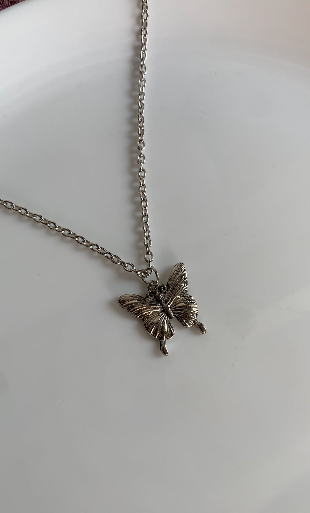 F36 SILVER BUTTERFLY NECKLACE PENDANT