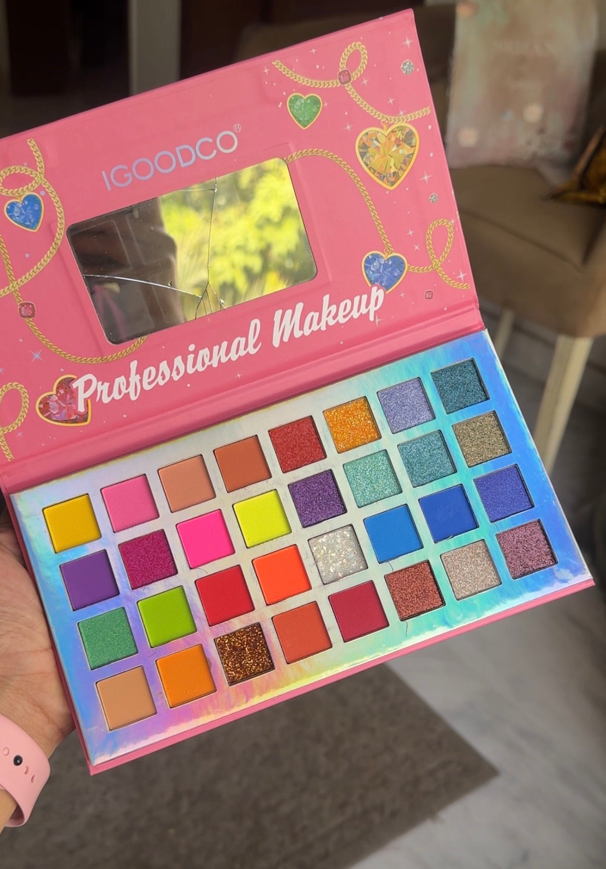 08 DAZZLE CHARM EYESHADOW PALETTE