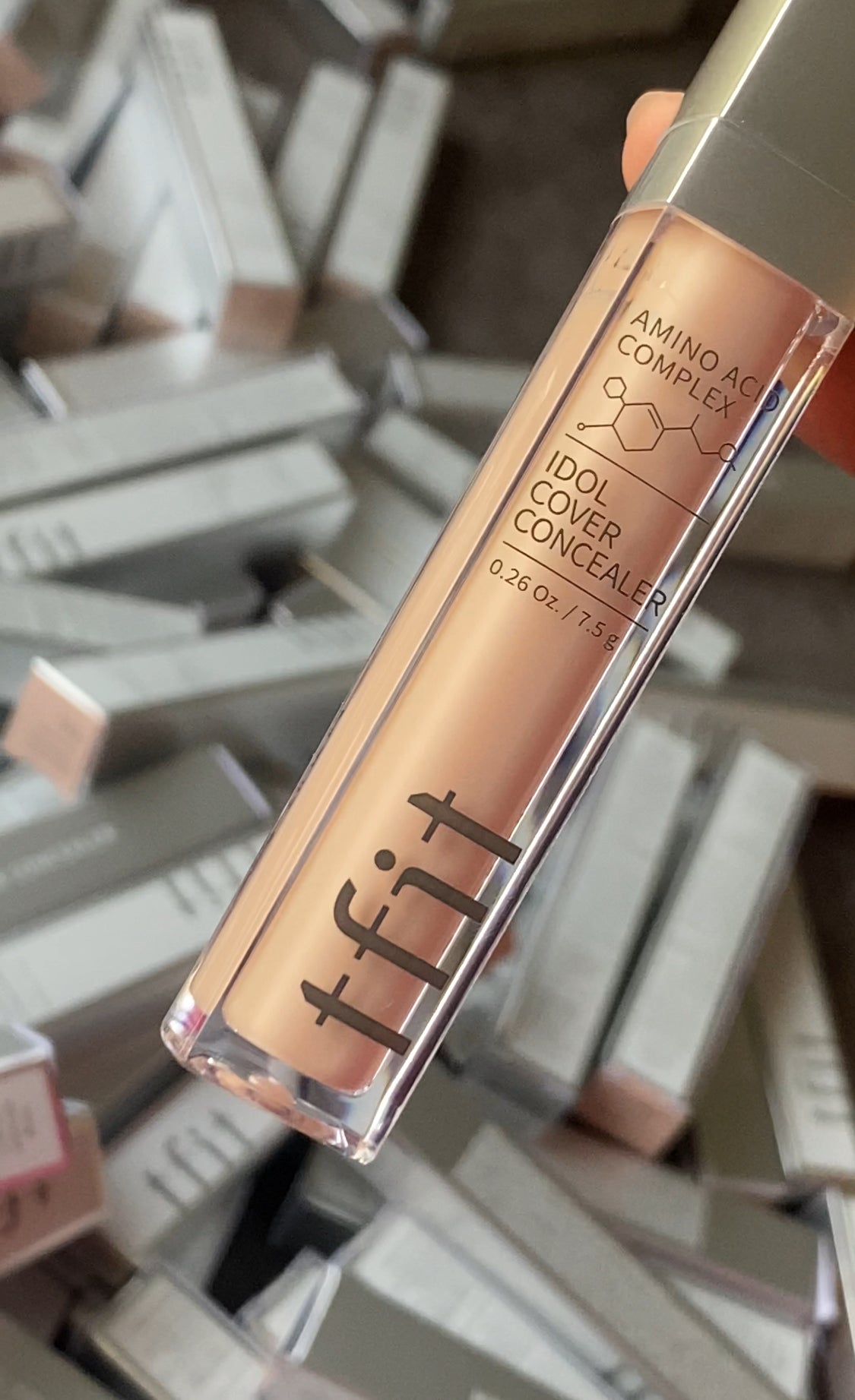 D TFIT IDOL COVER CONCEALER WITH AMINO ACID COMPLEX