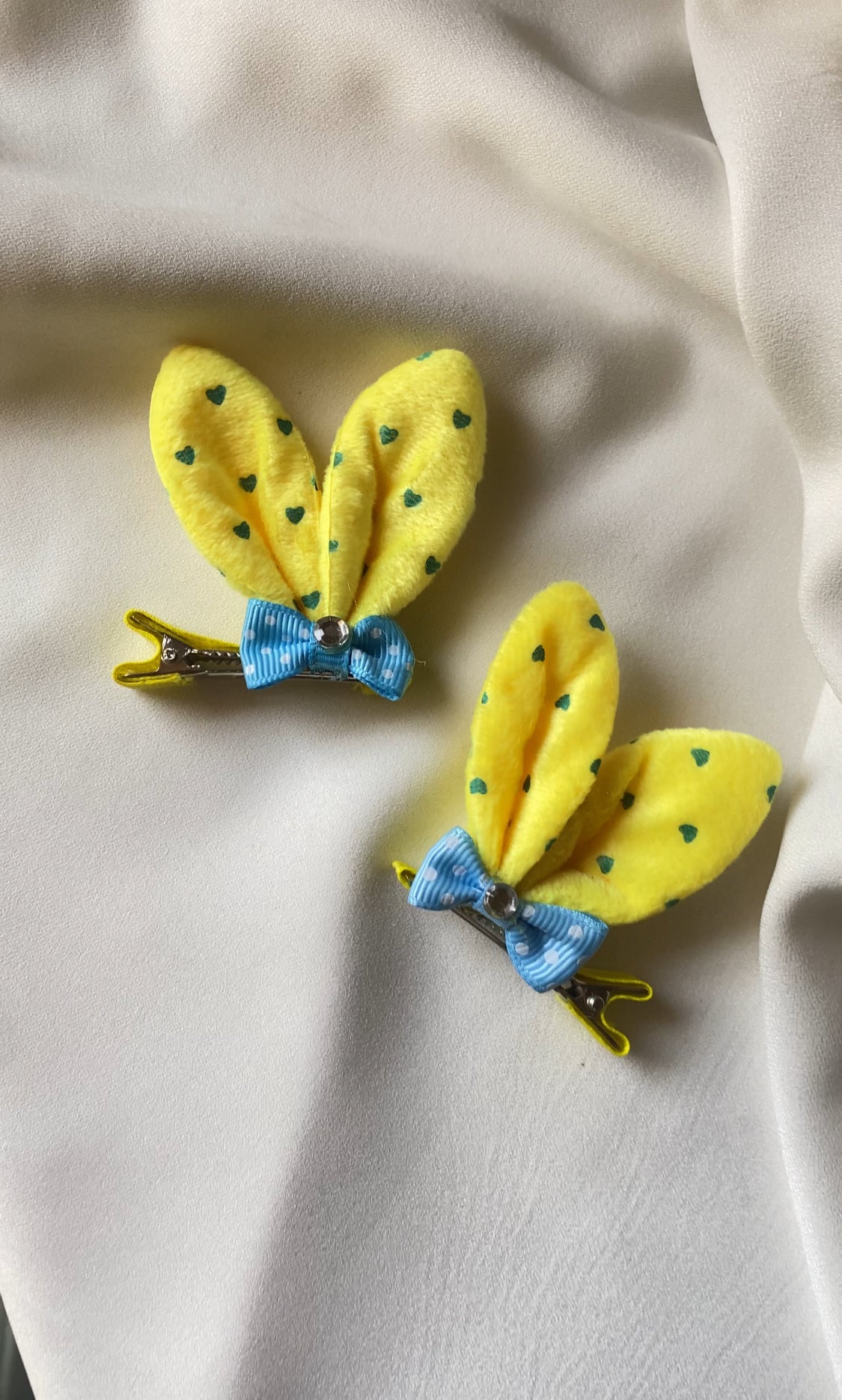 D73 YELLOW HAIR CLIP SET