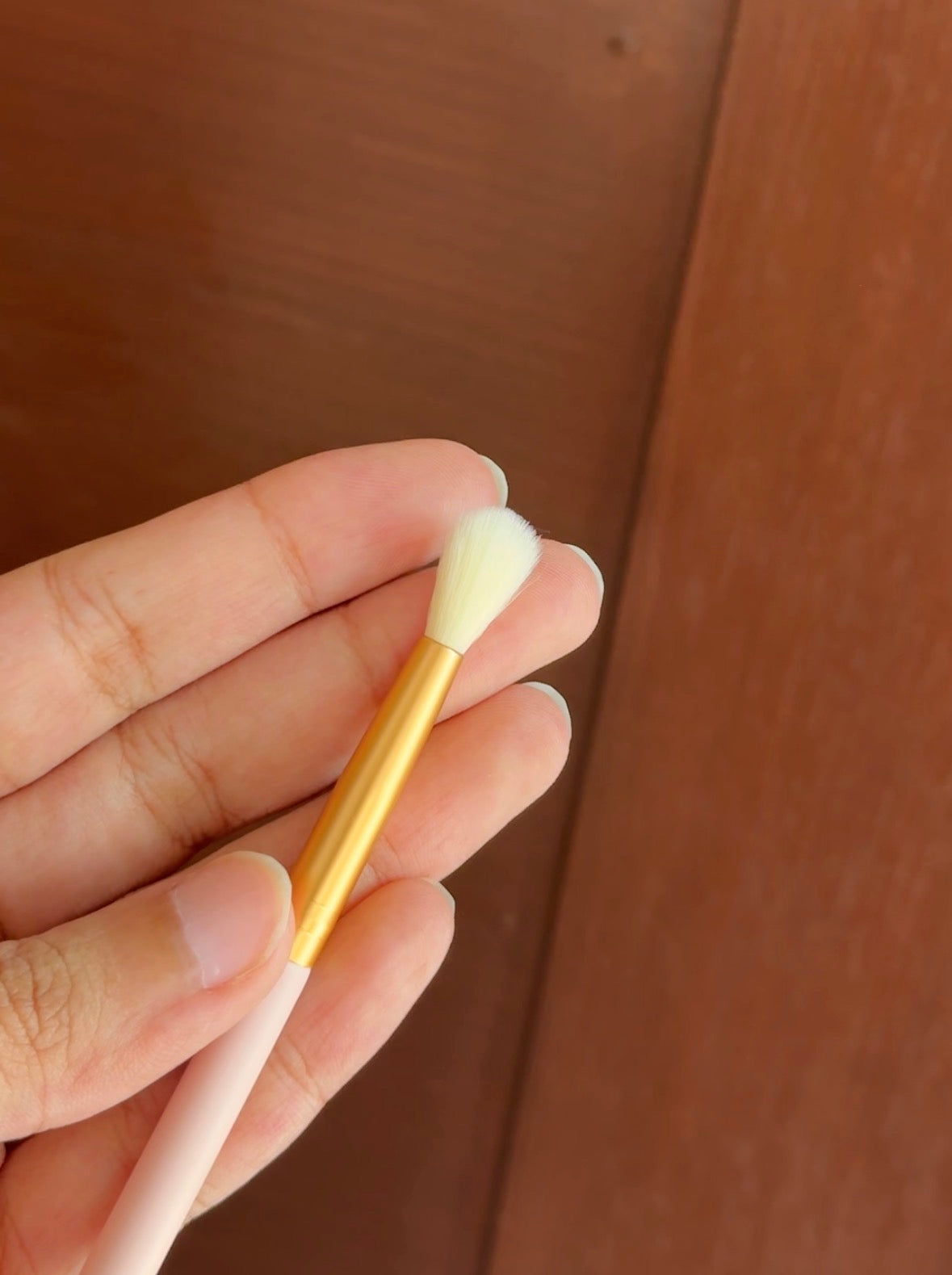 MINTBEAR EYESHADOW BLENDING BRUSH